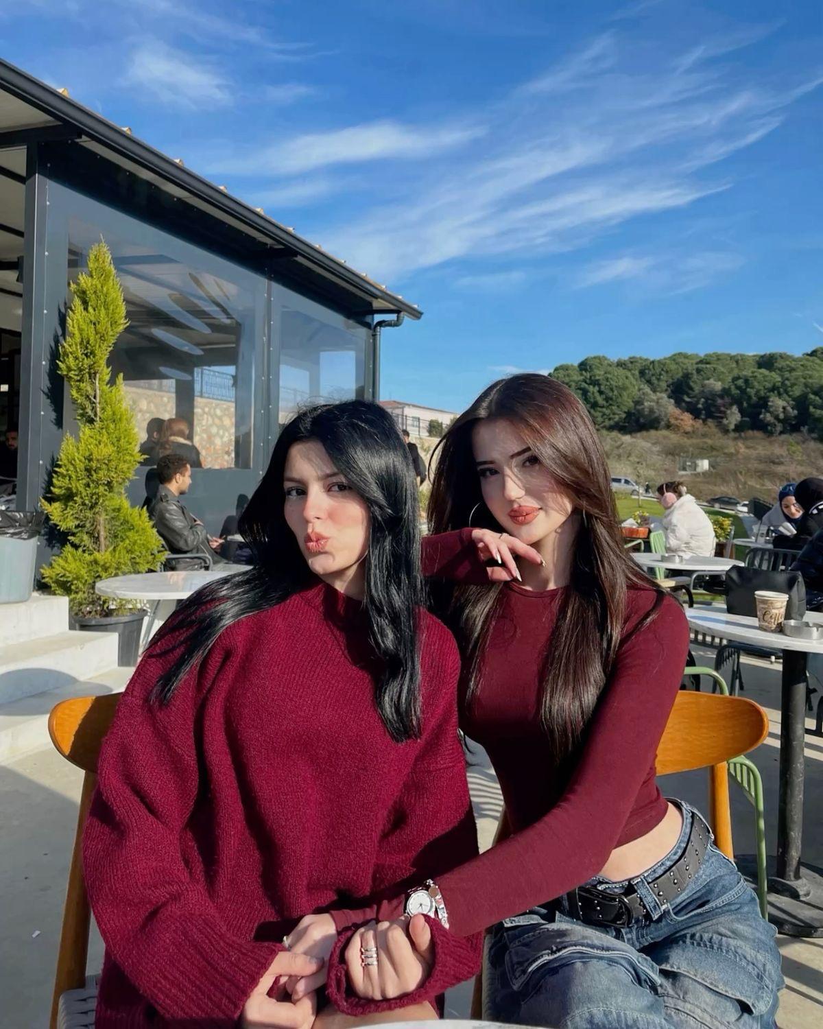 Ece ve Tuğçe 2 Arkadaş - Türkiye Escort Fotoğrafı